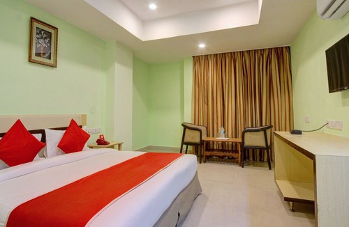 Ameerpet Hotel | OYO 11376 Golden Park