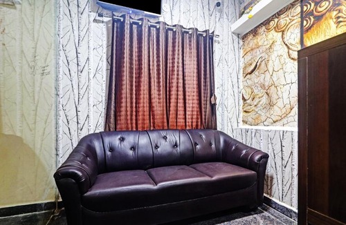 Hyderabad Hotel | OYO 93463 Alwal Residency