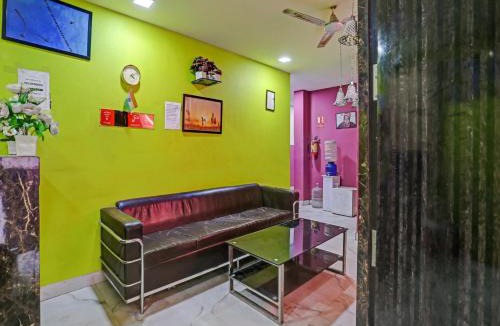 Govindpuri Hotel | OYO Flagship 81337 New Gour Plaza
