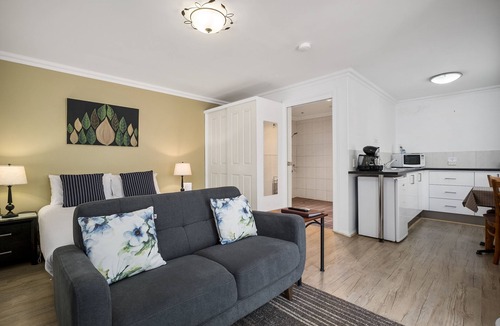 Oyster Cove Bed & Breakfast | Oyster Cove Chalet