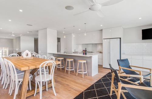Crescent Head House | Pacific House is a luxury holiday home in Crescent Head, offering a multi-level, 3 bedroom residence