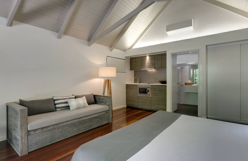 Hamilton Island Hotel | Palm Bungalows