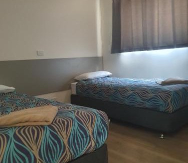 Paringa Hotel | Paringa Caravan Park