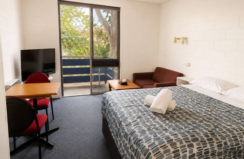 Kew Hotel | Pathfinder Motel
