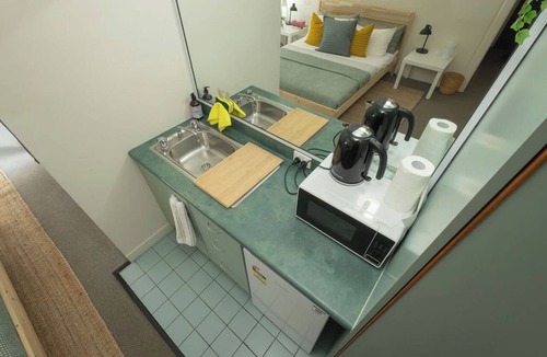 Chermside Apartment | Peaceful 1BD Studio with Balcony, Chermside