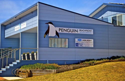 Penguin Hotel | Penguin Beachfront Apartments