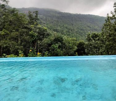 Elappara House | Pepper Glen Powathu Kerala Homestay