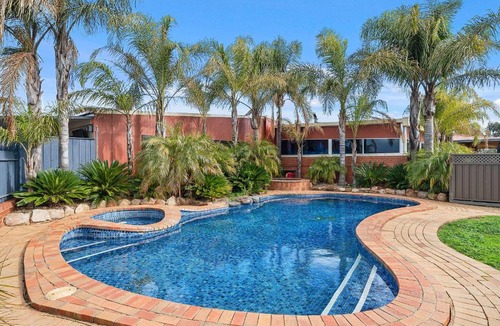 Shepparton South Hotel | Peppermill Inn Motel