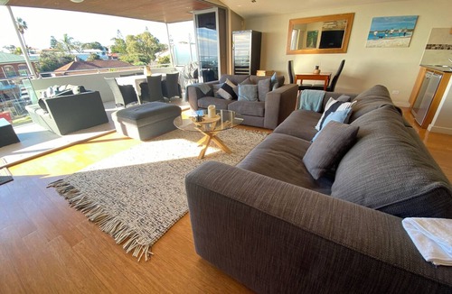 Trigg House | Perth Beach House Trigg near Scarborough Pool Spa Sauna & Ocean Views