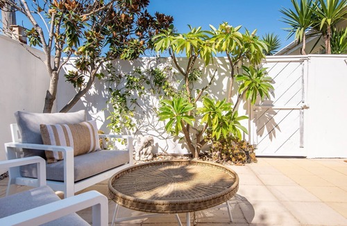 Parkdale House | Pet Friendly - Beachside Vibes 2 min stroll to Parkdale Beach