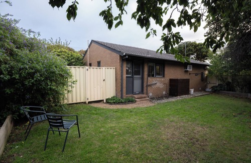 Tullamarine House | Pet-Friendly Family Home in Tullamarine - Perfect for Long Term Stays | Sleeps 6