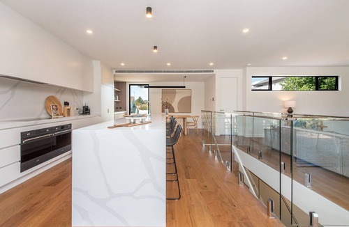 Sandringham House | Pet Friendly - Sandringham Sunshine Escape