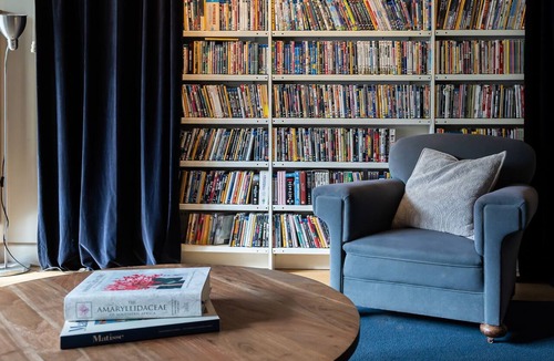 Shoreham House | Pet Friendly - Shoreham Homestead Walk to Vineyards