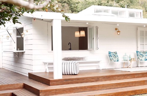 Pearl Beach House | Pet friendly, stroll to beach & cafe