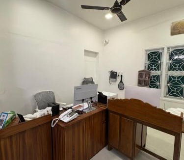 White Town Hotel | PETITe CHERIE PALACE