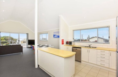 Middleton House | Point Break - 7 Mindacowie Tce, Middleton
