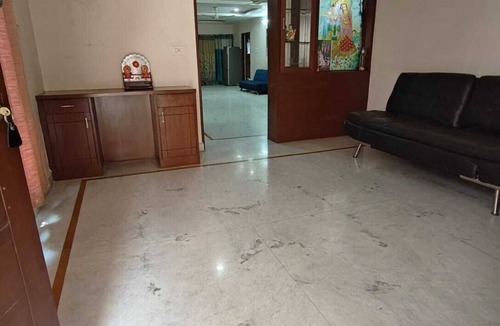 Banjara Hills Apartment | pollution free homestay with no traffic bustle near all amenities near Apolo