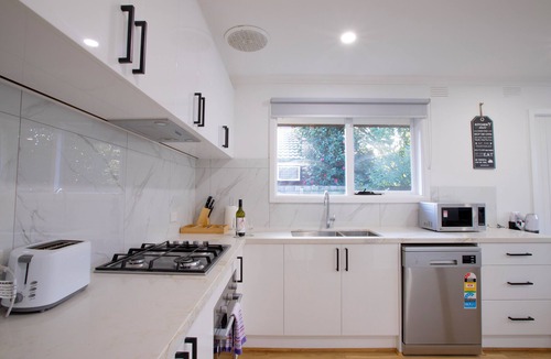 Boronia House | Pool, Games & fun - Family Retreat!
