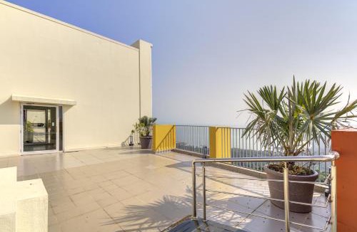 Chicalim Apartment | Pool view 2BHK 10 min to GOI airport & beach