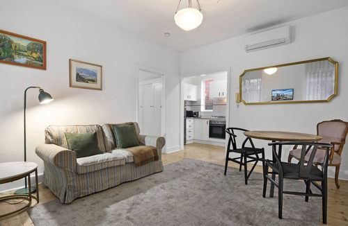 St Kilda West Apartment | Poolside Art Deco Apartment in St Kilda West