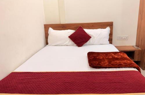 Adyar Hotel | Port Inn Lodge