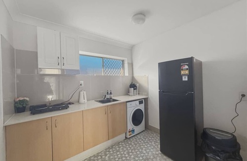 Robertson House | Practical 2BR Stay at a Great Price Well-Located