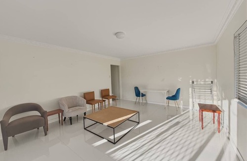 Robertson House | Practical 2BR Stay at a Great Price Well-Located