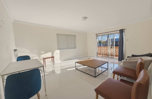 Robertson House | Practical 2BR Stay at a Great Price Well-Located