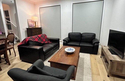 Bundoora House | Premium home at Bundoora square next to transport