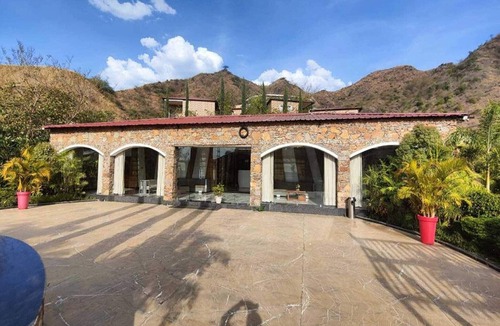 Bedla House | Premium Poolside Luxury Suite Nature Retreat