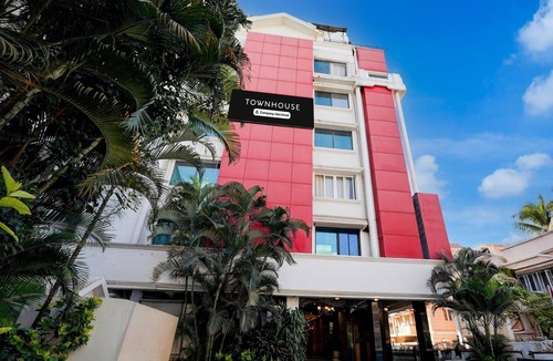 Murgesh Pallya House | PremiumHotel Seven Olive