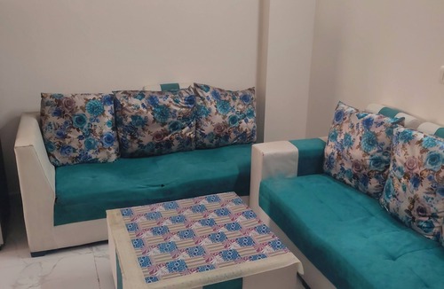 Sainik Farm Apartment | Private 1BHK APT in South Delhi -couple friendly Near Qutub Minar, Max Hospital