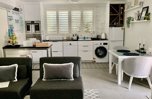 Ormeau Villa | Private (Pet Friendly) Fully Self Contained Unit