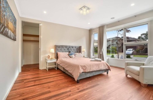 Keysborough House | Prized Keysborough 5 bedroom Family Home*