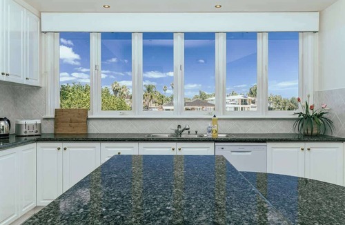 Patterson Lakes House | Puddings Home: mooring and waterfront getaway