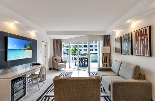 Cairns Central Business District Hotel | Pullman Cairns International