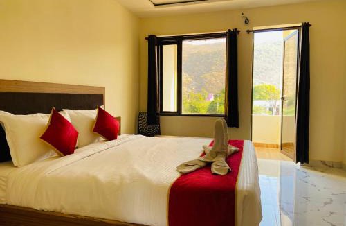 Pushkar Resort | Pushkar Retreat Resort - The Nature and Mountain View Resort ,Pushkar
