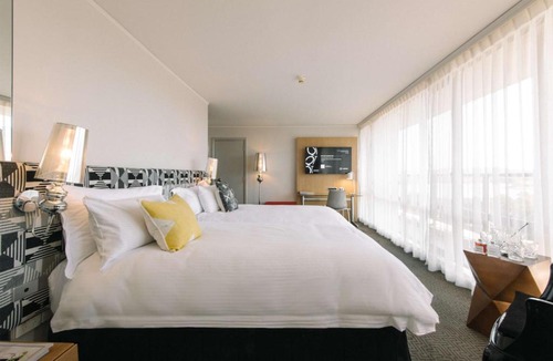 City West Hotel | QT Canberra