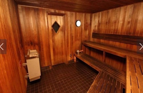 Brisbane Central Business District Apartment | Queen St Executive Stylish Apt with River Views and Fast WIFI Carpark Sauna Balcony Sleeps 7