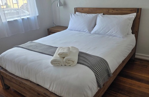 Preston Villa | Quiet & private stay on ground level apartment in Preston