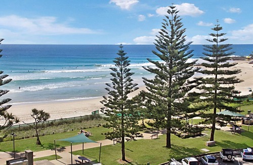Coolangatta Apartment | Rainbow Pacific Unit 15 - Beachfront unit a great spot for a family beach holiday with Wi-Fi Inc.