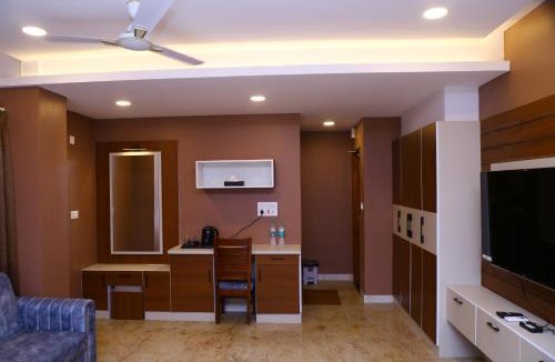 Mayiladuthurai Hotel | Raj Hussain Land Mark Hotel