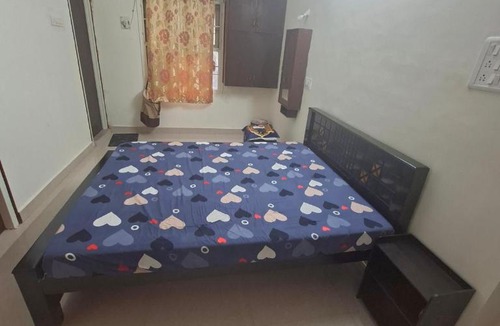 Chennai Apartment | Raji's Cosy Nest 2BHK Flat Near Airport Adambakkam Velachery