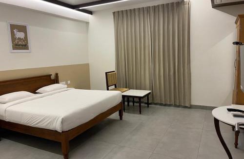 Tiruppattur Hotel | Rathna Residency