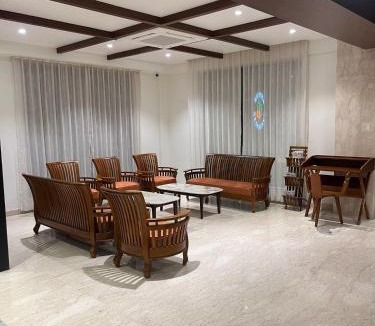 Tiruppattur Hotel | Rathna Residency