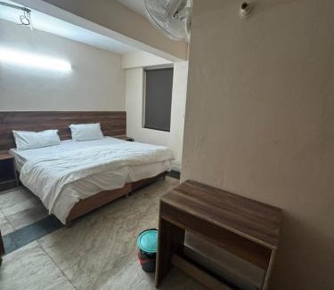 Greater Noida Hotel | Raunak residency