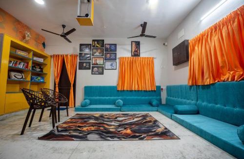 Ramapuram Hostel | Rayzen Stays & Backpackers Hostel