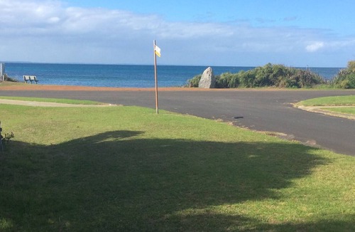 Augusta House | REDBEARD'S HIDEAWAY - Iconic Australian beachside shack, 2 min to the sea.