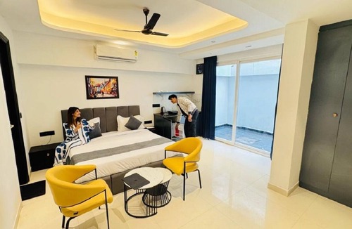 Gurugram Hotel | Reebah Inn & Suites
