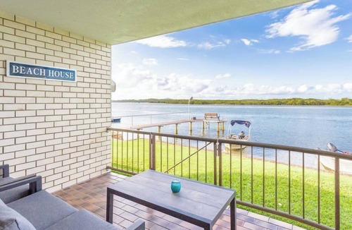 Maroochydore Apartment | Relax & unwind in the "Beach House"